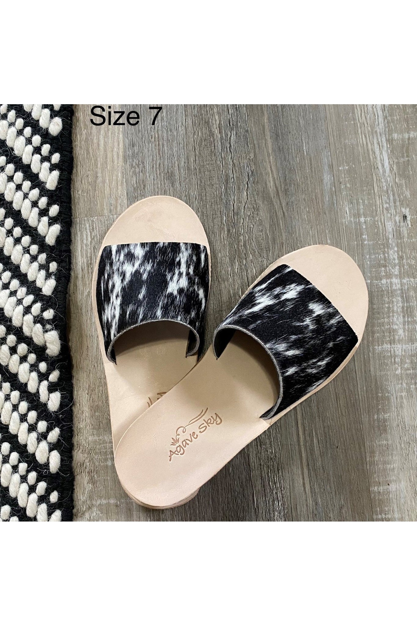 Cowhide Slide - Salt & Pepper