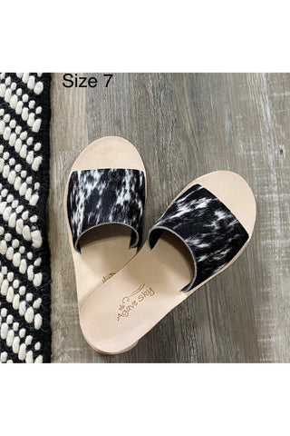 Cowhide Slide - Salt & Pepper